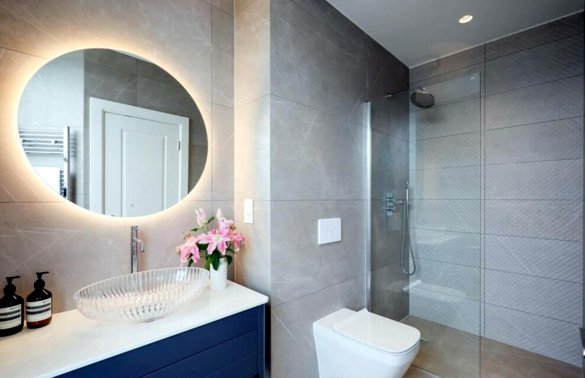 Spacious 4 Bed Flat * Londra